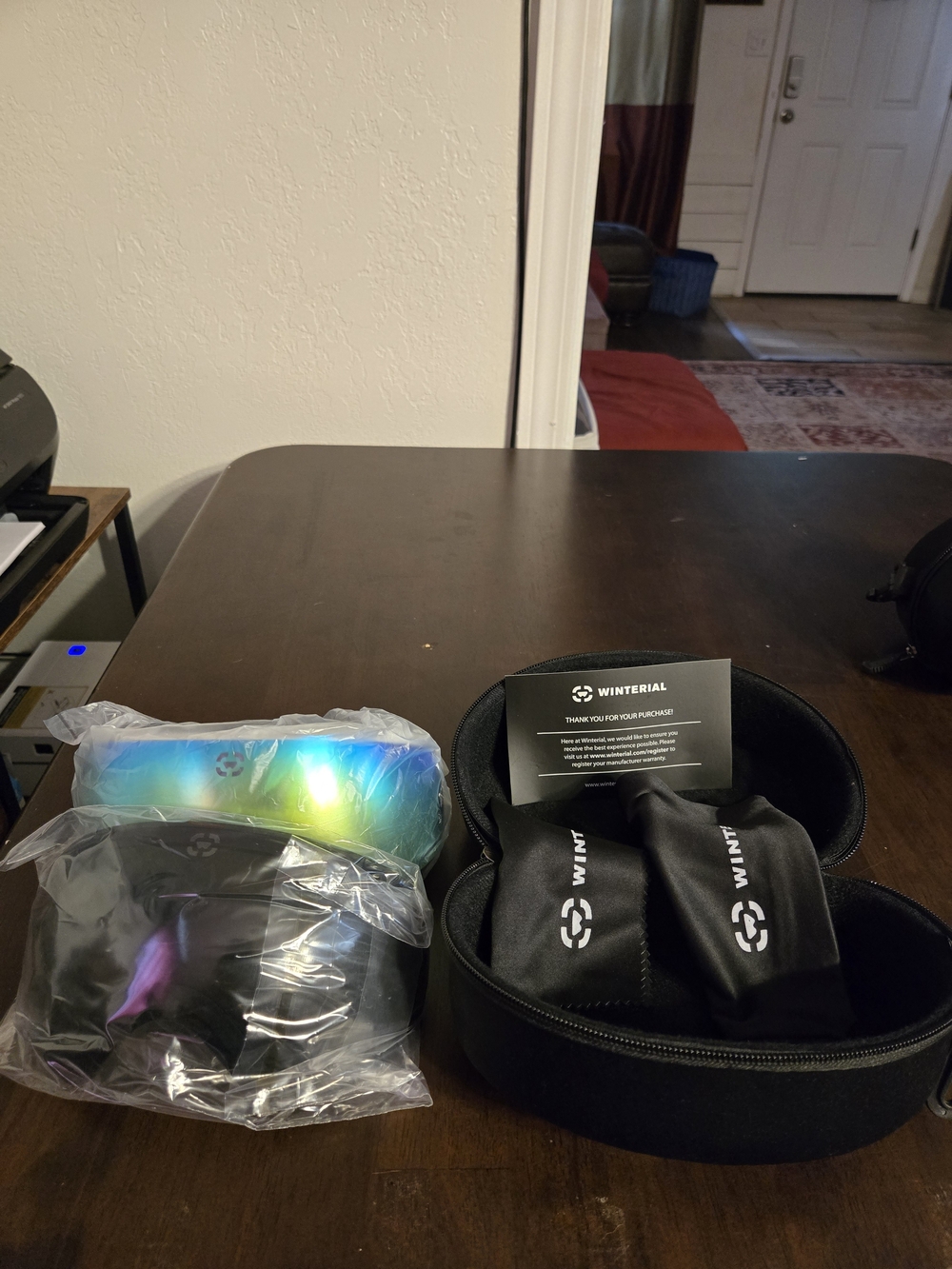 Winterial Globe Ski and Snowboard Goggles New With Case And Extra lens,